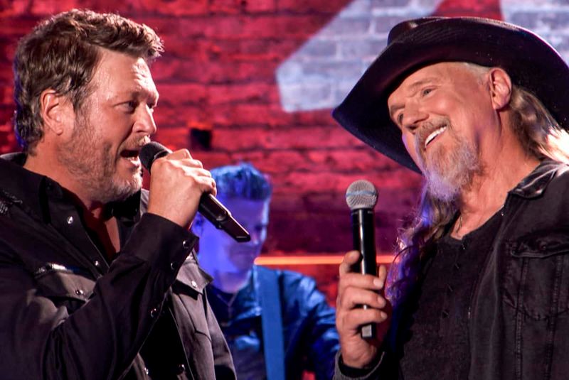 Hillbilly Bone – Blake Shelton feat. Trace Adkins (2009)