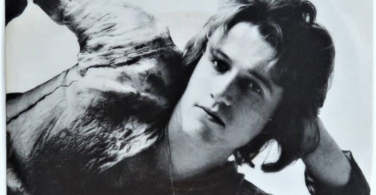 From Disco Fever to Rock Legends: 20 Unforgettable Hits That Ruled 1977