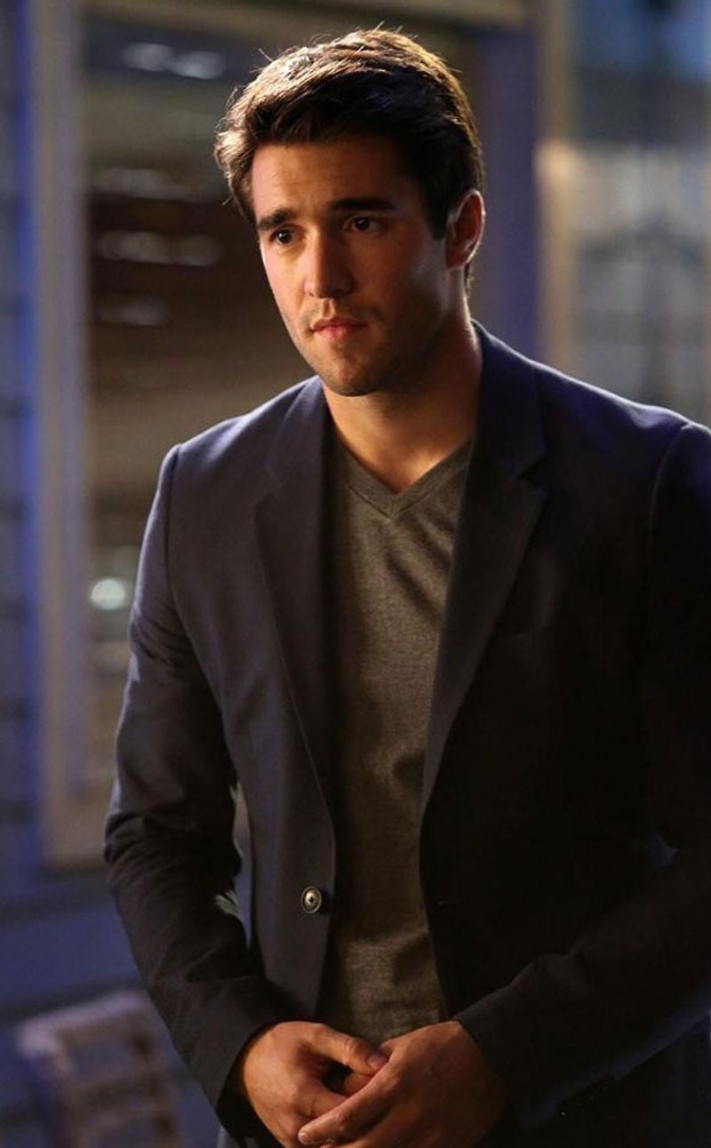 Josh Bowman – Revenge