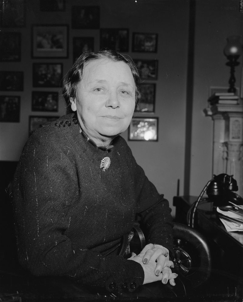 Hattie Caraway (1932)