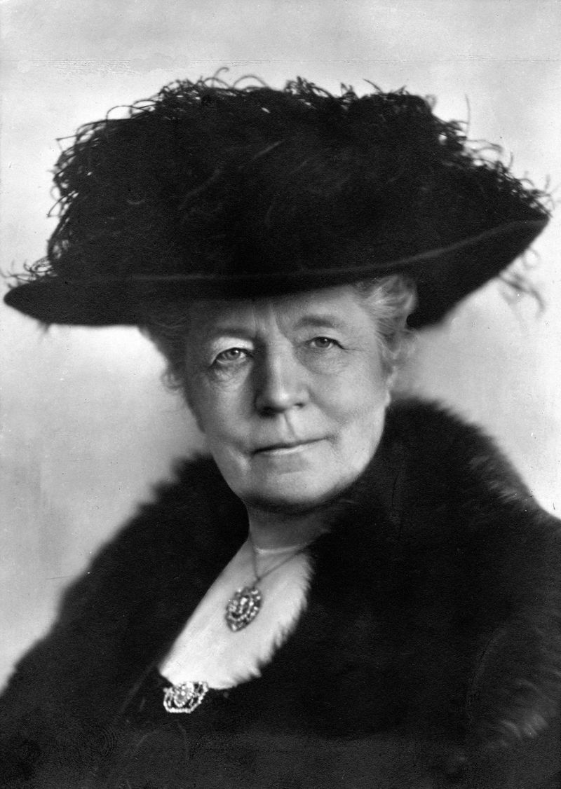 Selma Lagerlöf, Swedish author and Nobel Prize laureate, 1940