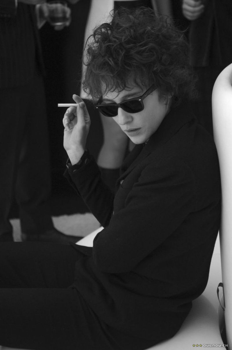 Cate Blanchett as Bob Dylan in 