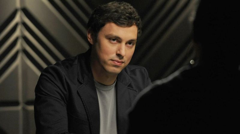 John Francis Daley – Bones