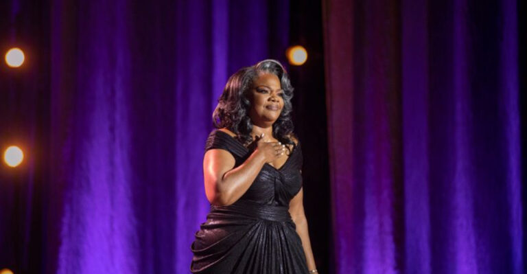 Mo’Nique: 19 Hilarious Jokes from the Queen of Keeping It Real