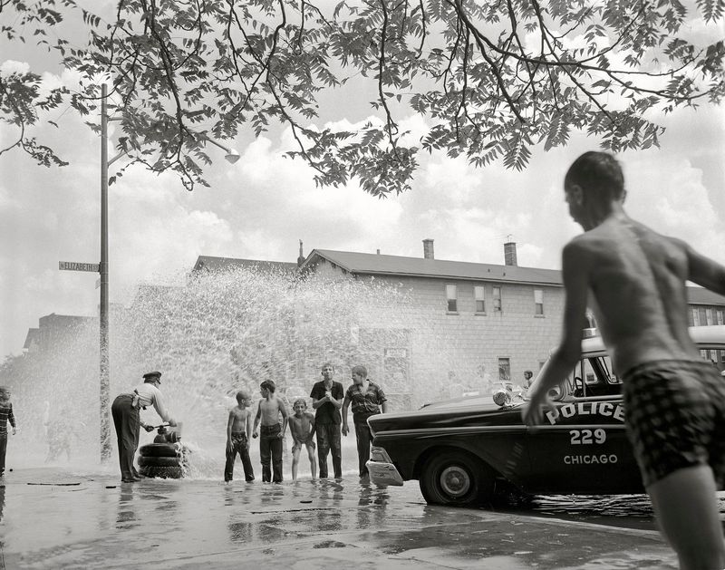 Police opening the hydrants in Chicago