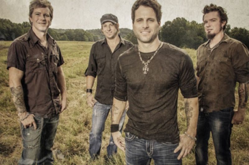 Carolina – Parmalee (2013)