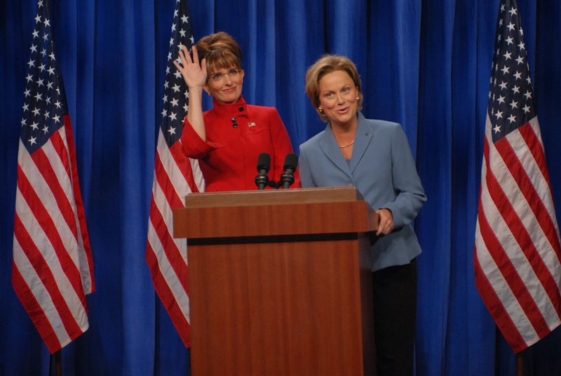Sarah Palin vs. Hillary Clinton (Tina Fey & Amy Poehler)