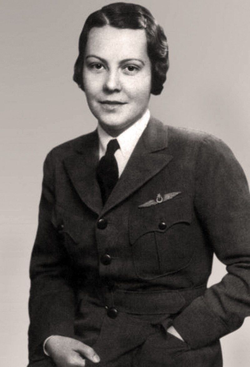 Sabiha Gökçen, Turkish aviator and the world's first female fighter pilot, 2001