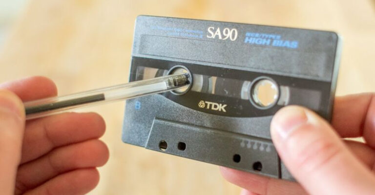 10 Essential Audio Cassette Tape Tips from the 1970s