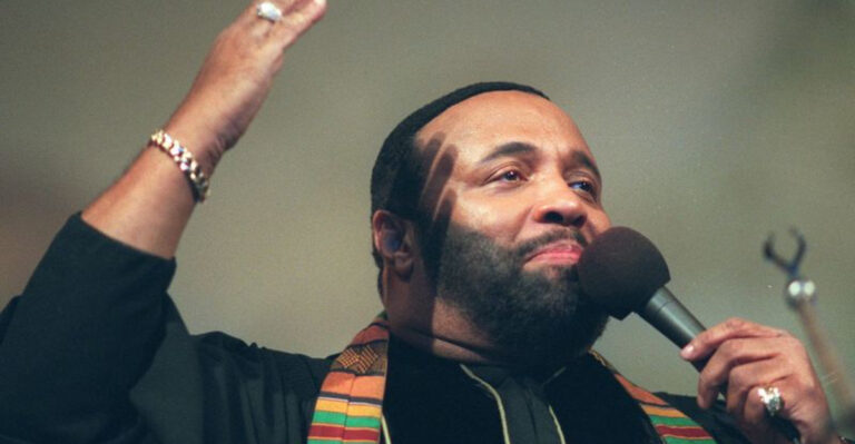 14 Faith-Filled Andraé Crouch Tracks That Capture the Power of Praise