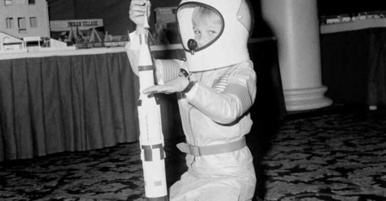 15 Ridiculous 1960s Trends That Actually Happened