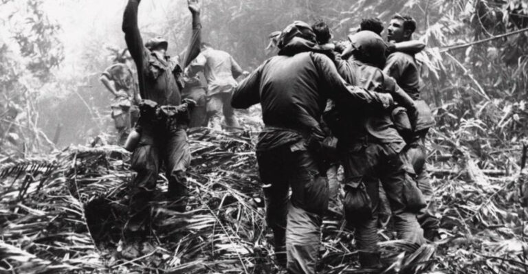 20 Striking Images That Capture the Harsh Reality of the Vietnam War