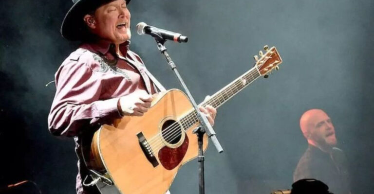 25 Country Songs That Know What It’s Like to Be Left Behind