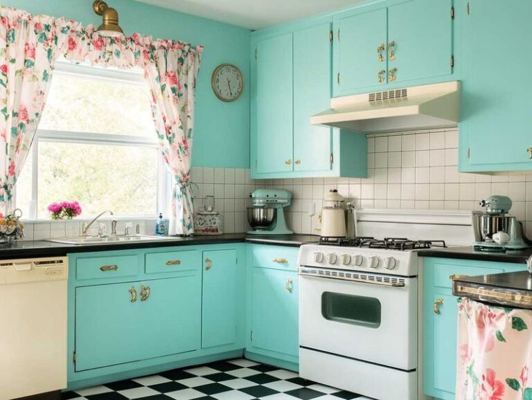 15 Eye-Popping 60s Kitchens That Take Vintage Vibes to the Max - Back ...