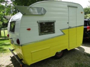 20 Vintage RVs From the ’60s and ’70s That Made Road Trips Totally ...