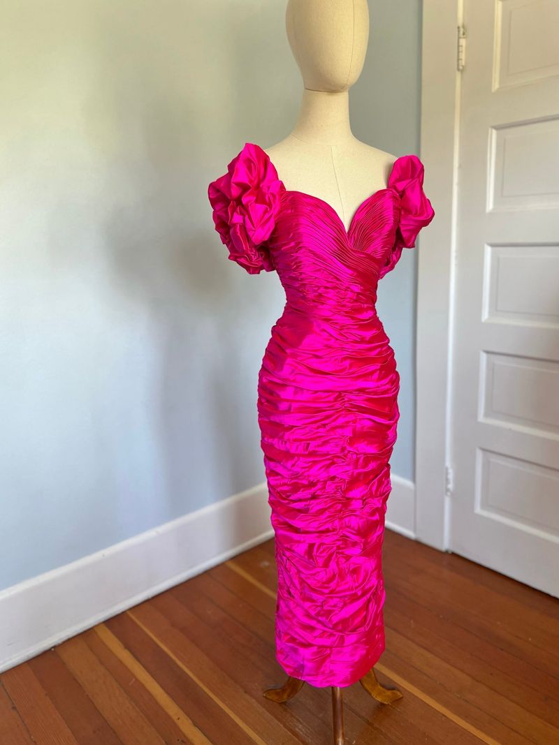 Hourglass Silhouette Dresses