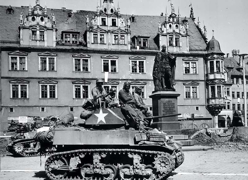 US Armor Rolling In