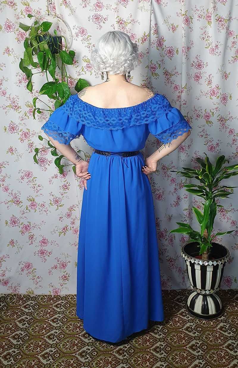 Off-the-Shoulder Necklines