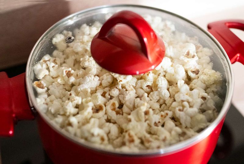 Making Popcorn on the Stove