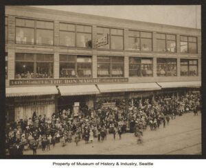 17 Beloved Department Stores That Faded Into History - Back in Time Today
