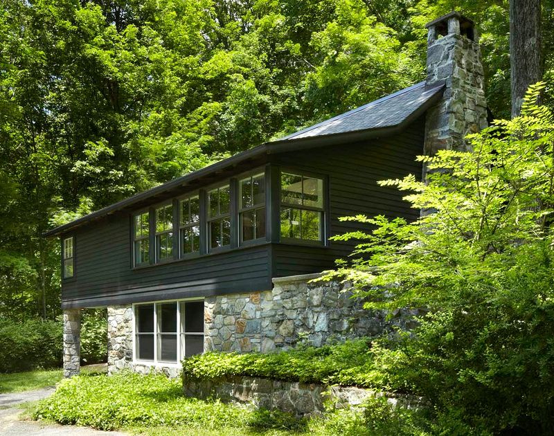 Large Windows Connected Indoors to Nature