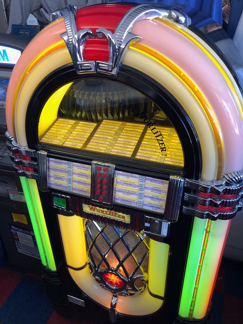 Jukeboxes in Diners
