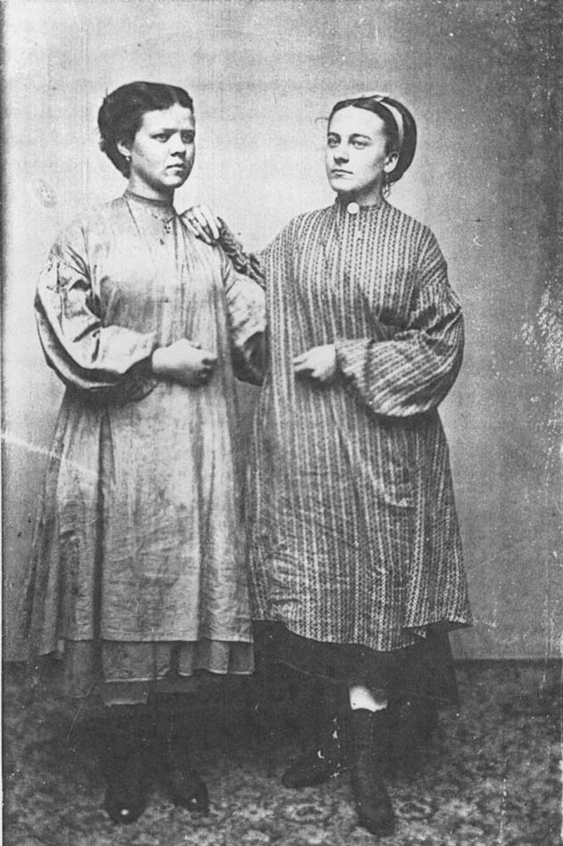 Mill Girls: Young Women Powering the Textile Revolution