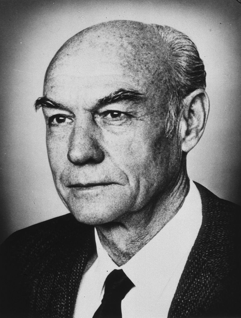 Roger Wolcott Sperry, American neuropsychologist and Nobel laureate, 1994