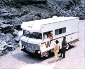 20 Vintage RVs From the ’60s and ’70s That Made Road Trips Totally ...