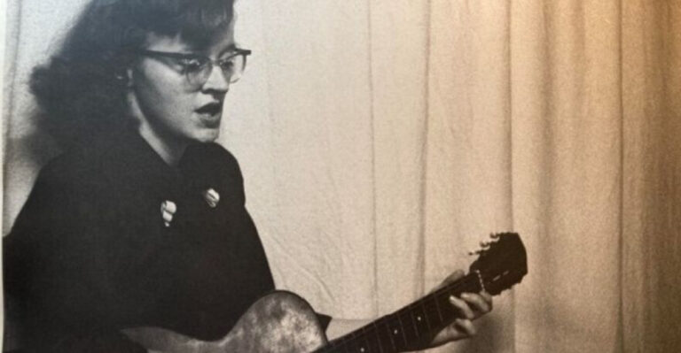 10 Musicians Who Became Legends Without Ever Realizing It