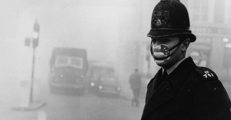 14 Terrifying Details About The 1952 London Fog That Killed Over 12,000 People