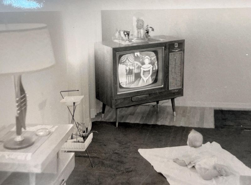Watching TV on a Black-and-White Set (With Only 3 Channels!)
