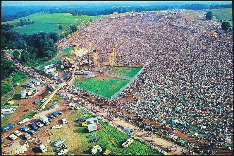 Crowd of 400,000 – A sea of people stretching to the horizon