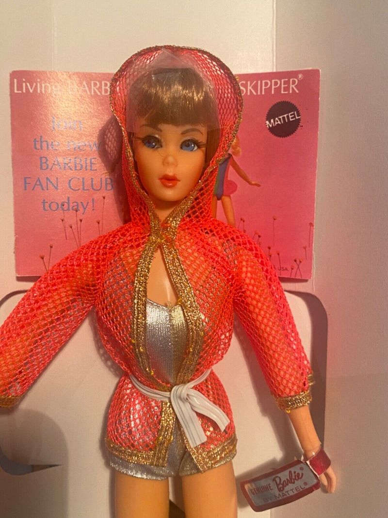 1970 Dramatic New Living Barbie