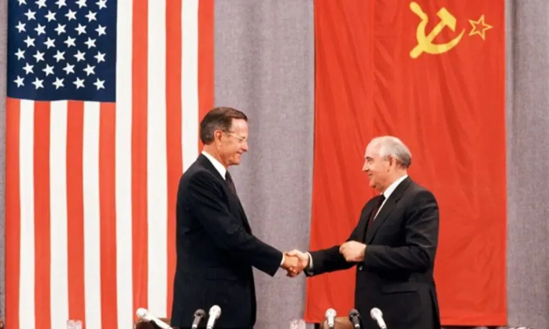1991 – Dissolution of the Soviet Union