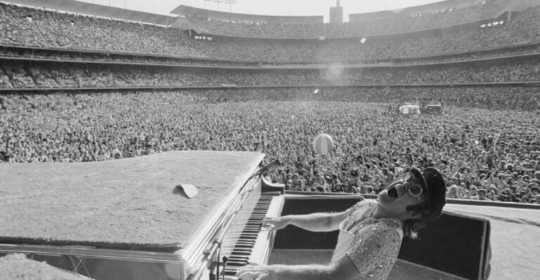 25 Wild Concert Moments From the 1970s You’ll Wish You Lived Through