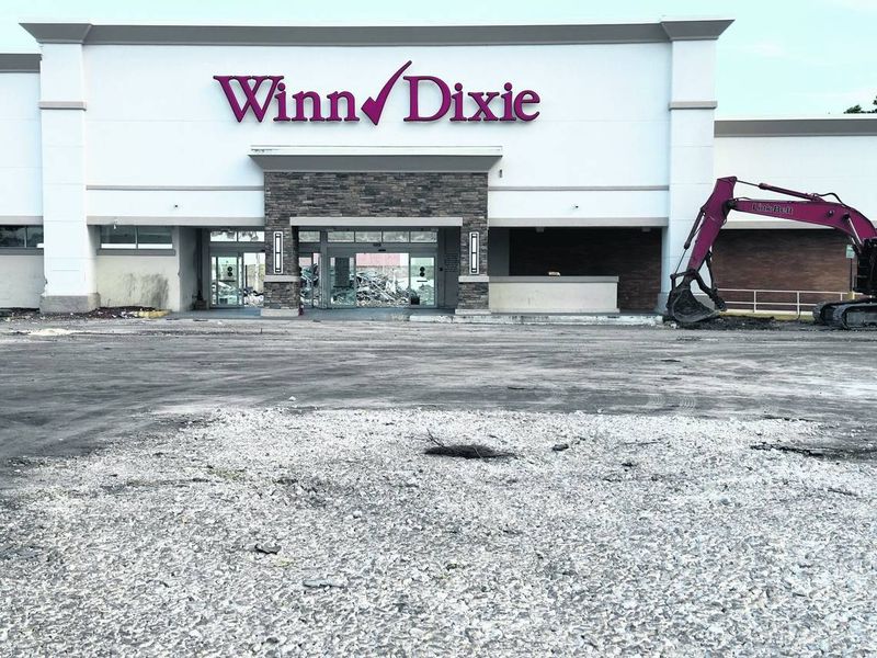 Winn-Dixie's Red Check Mark