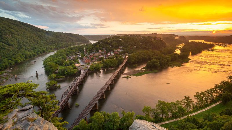 Harpers Ferry: Flashpoint for Conflict