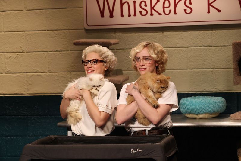 Cecily Strong Breaks During the Cat Lady Sketch