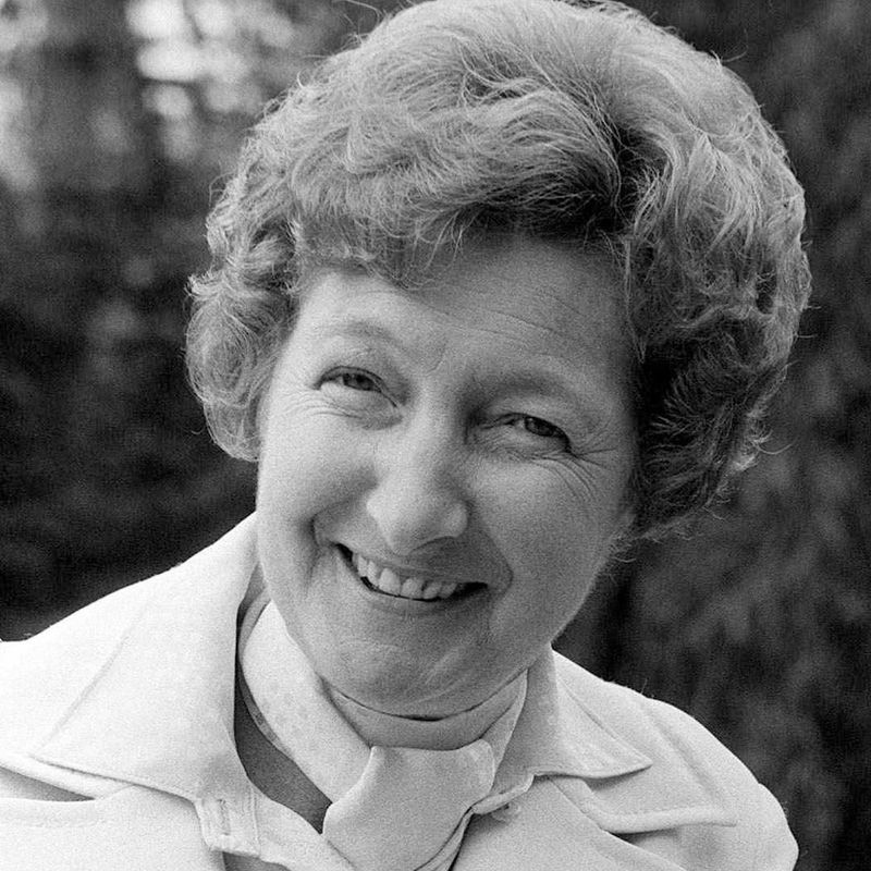 Pat Coombs, English actress, 2002