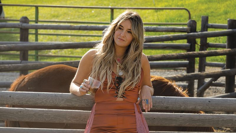 Lainey Wilson (Abby)