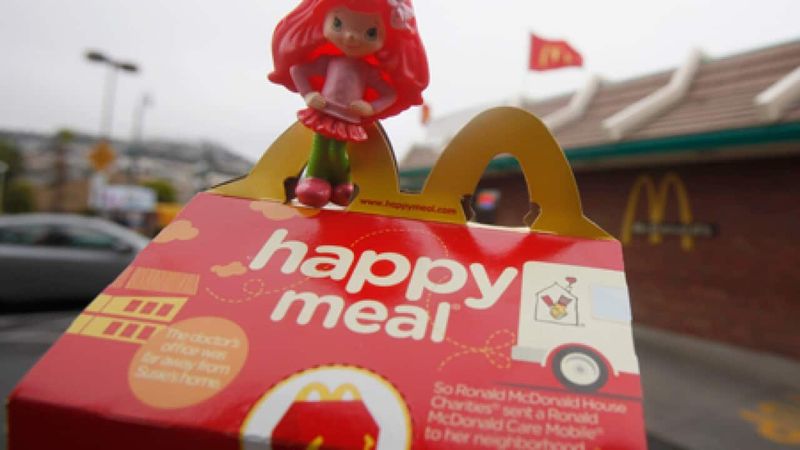 Fast Food Toys (Without Nutrition Standards)