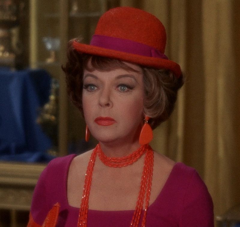 Dr. Cassandra Spellcraft (Ida Lupino)
