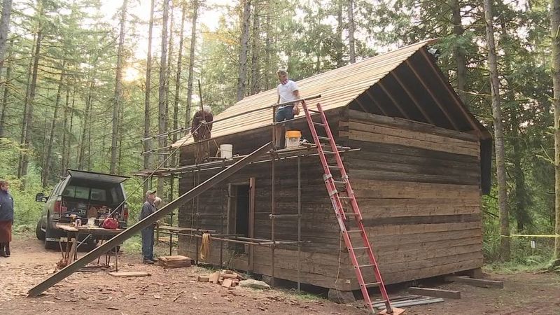 Molalla Log House, Oregon