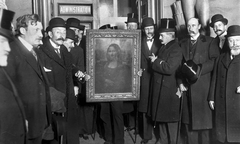 Mona Lisa's Fame Through Theft