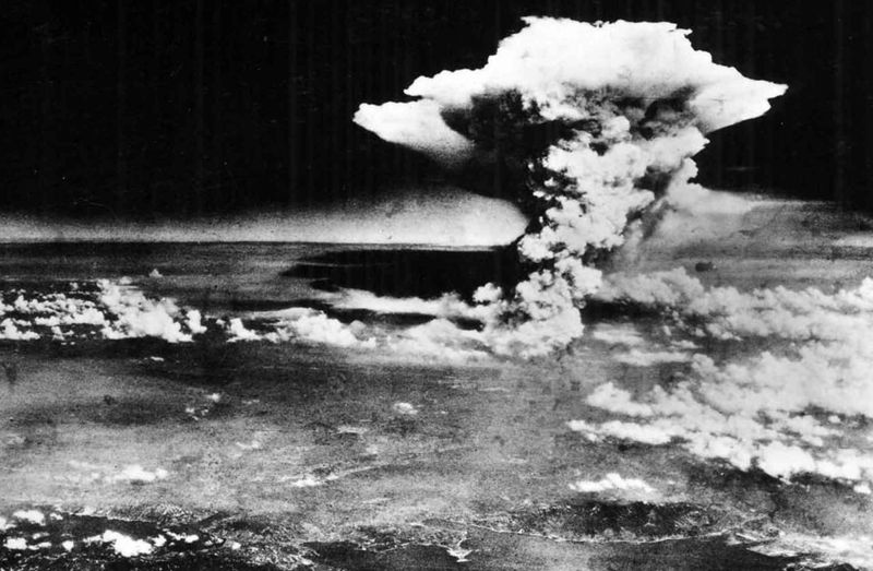Harry Truman – Dropping Atomic Bombs on Japan (1945)