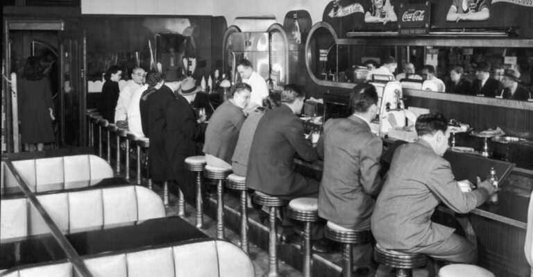 From Jukeboxes to Wi-Fi: How American Diners Changed (and What They’ve Lost)