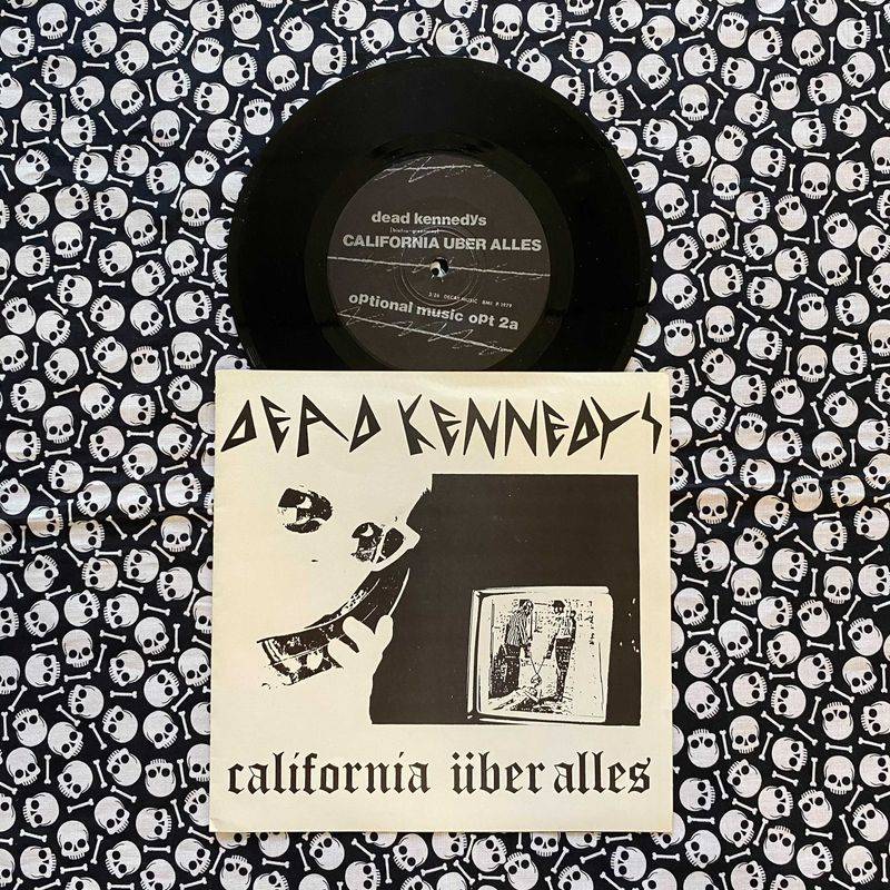 “California Über Alles” – Dead Kennedys (1979)