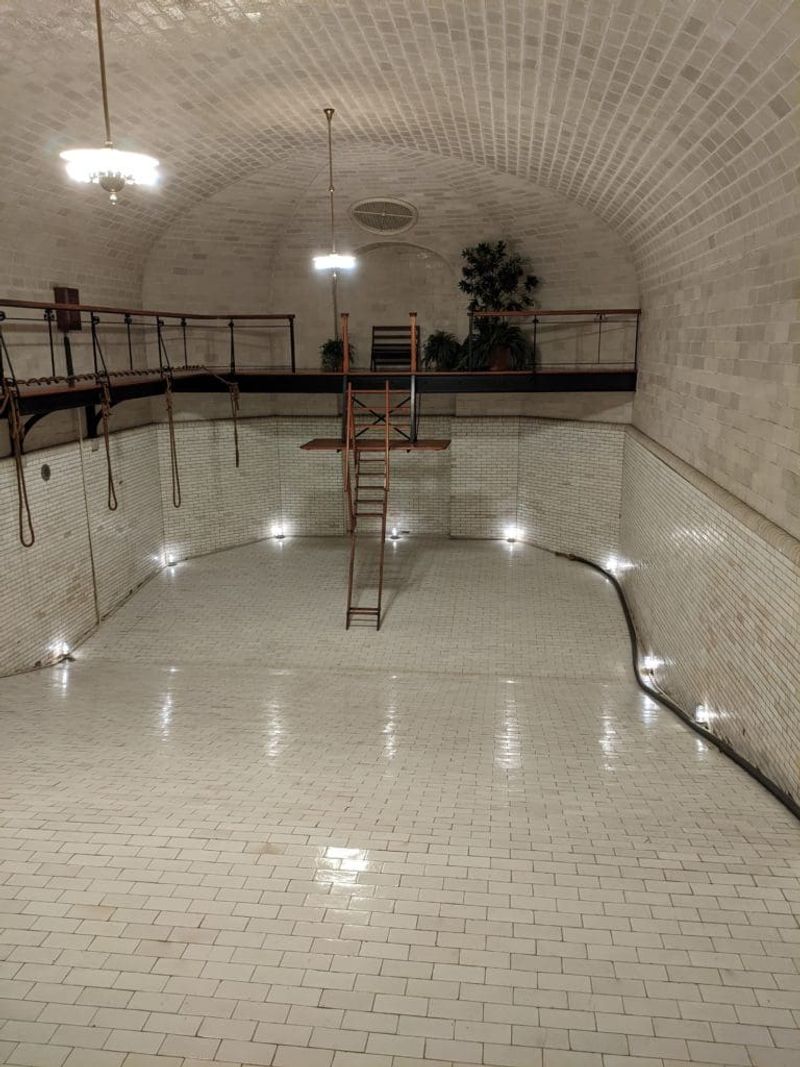 Indoor Swimming Pools with Filtered Water
