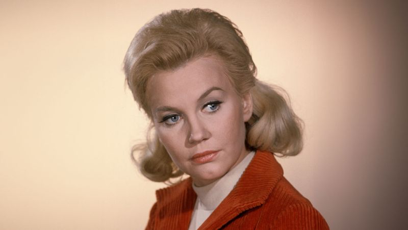 Elizabeth MacRae, American actress, 2024